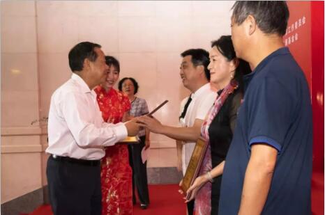 C:\Documents and Settings\Administrator\桌面\壮丽七十年奋斗,非遗展\QQ截图非遗展4.jpg C:\Documents and Settings\Administrator\桌面\壮丽七十年奋斗,非遗展\QQ截图非遗展4.jpg