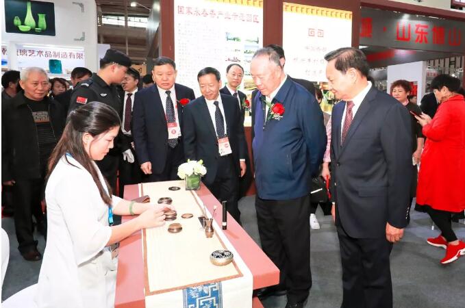 C:\Documents and Settings\Administrator\桌面\首届中国工艺美术博览会在南京开幕\QQ截图5.jpg C:\Documents and Settings\Administrator\桌面\首届中国工艺美术博览会在南京开幕\QQ截图5.jpg